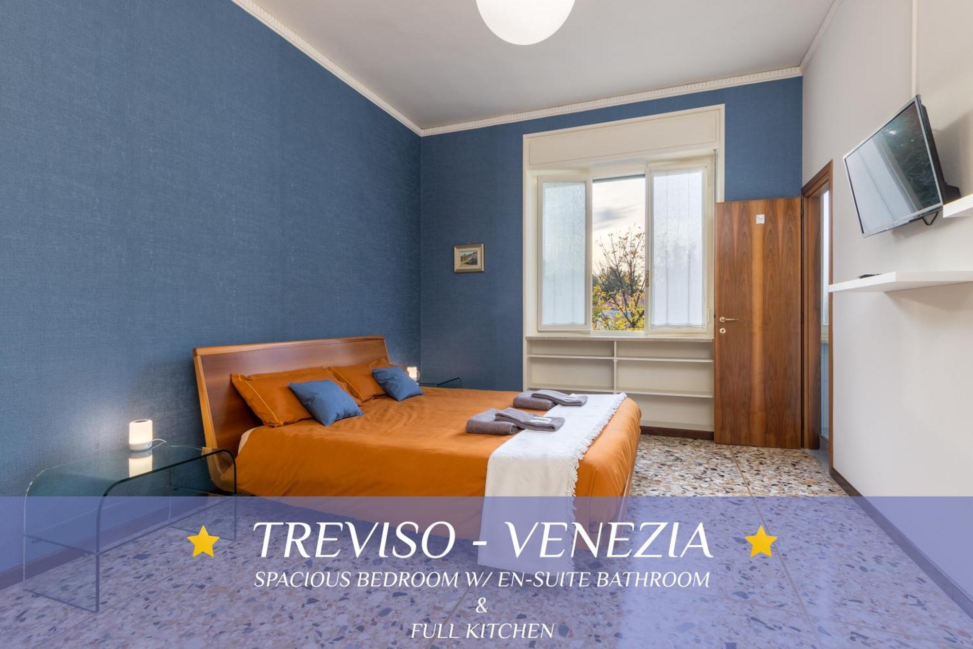 Large Bedroom, En-Suite Bathroom Treviso Bagian luar foto